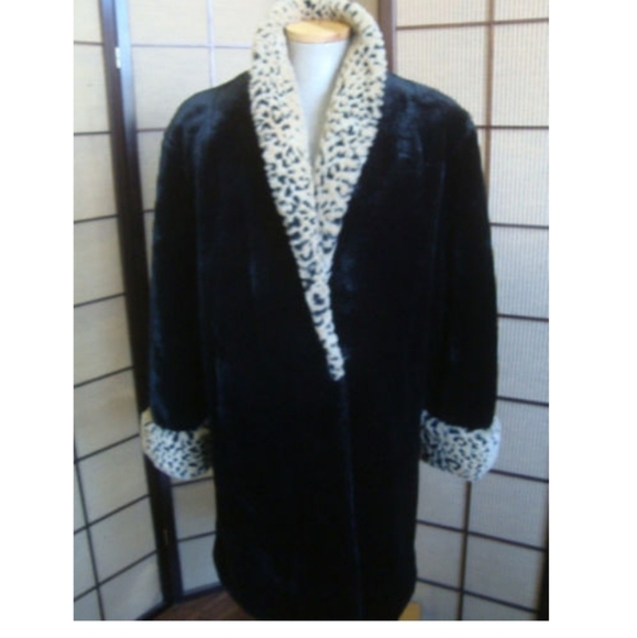 Jackets & Blazers - NEW FAUX FUR COAT WITH LEOPARD ANIMAL PRINT SIZE MEDIUM